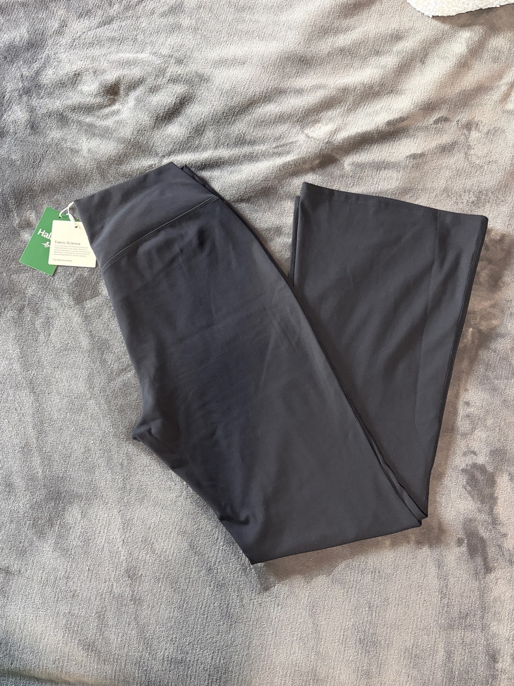 HALARA High Waisted Crossover Flare Yoga Leggings - Large